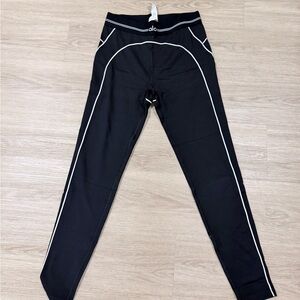 ALO Yoga heart throb Black Leggings